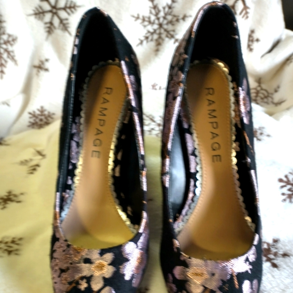 Pretty Rampage Dress Heels! - Picture 2 of 7